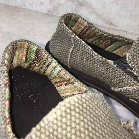 Sanuk Kids Slippers in Olive Green - Picture 6 of 10